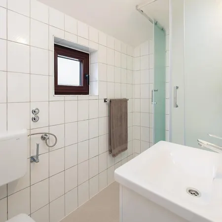 Daire Loncar Seget Vranjica