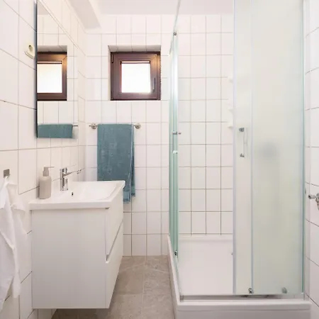 Daire Loncar Seget Vranjica