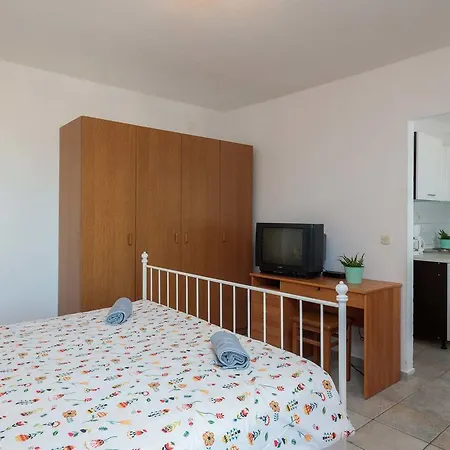 Loncar Apartment Seget Vranjica