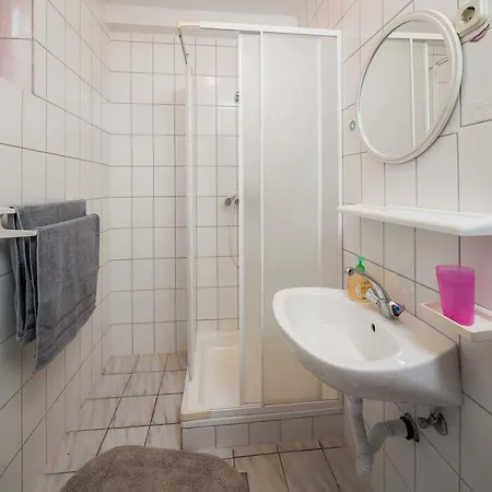 Apartment Loncar Seget Vranjica