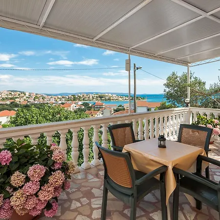 Apartment Loncar