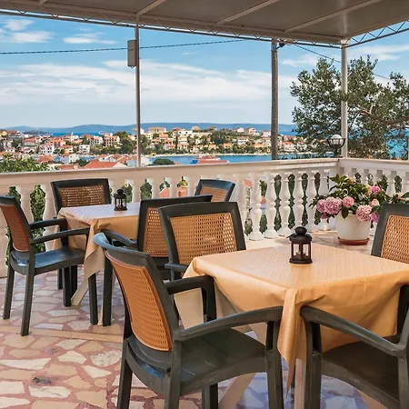 Loncar Apartment *